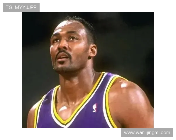 卡尔马龙辉煌生涯回顾与篮球历史地位深度解析 卡尔马龙辉煌生涯回顾与篮球历史地位深度解析