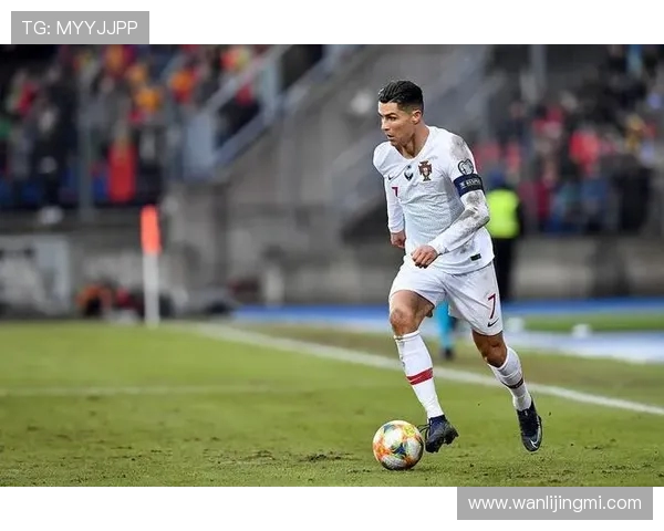 罗德里中场统治力全面解析探究其在球队攻防体系中的核心价值