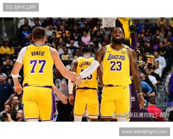 2011年湖人与勇士的激烈对决回顾及赛季精彩瞬间分析